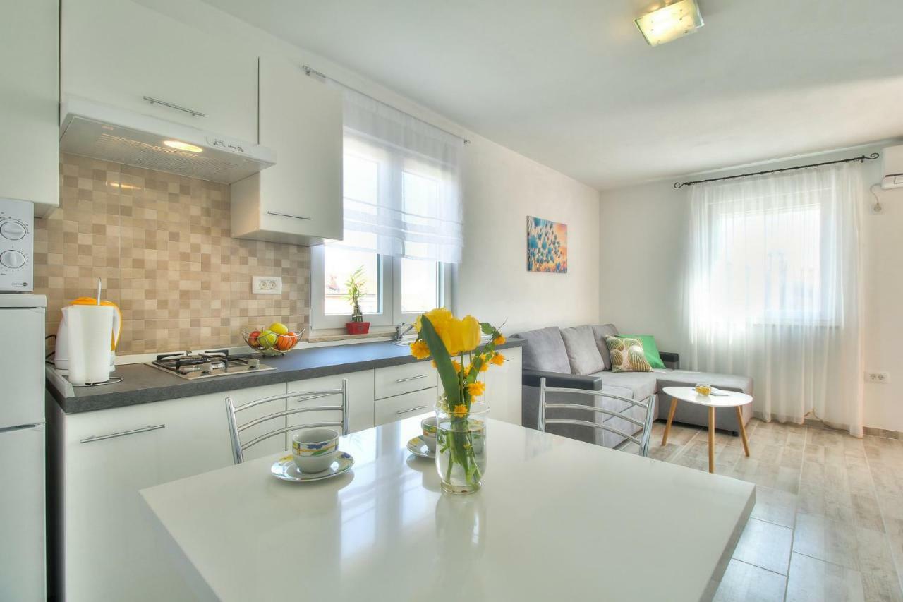 Apartments Antunovic Umag Exterior foto